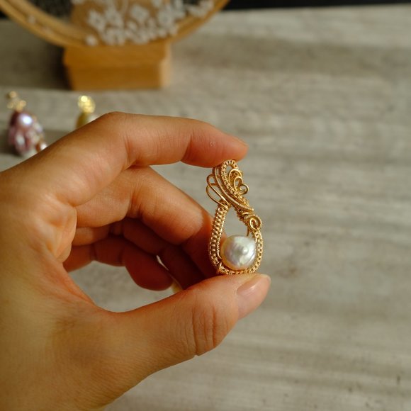 VINTAGE FRANÇAIS | Dainty Genuine Baroque Freshwat - Picture 15 of 16